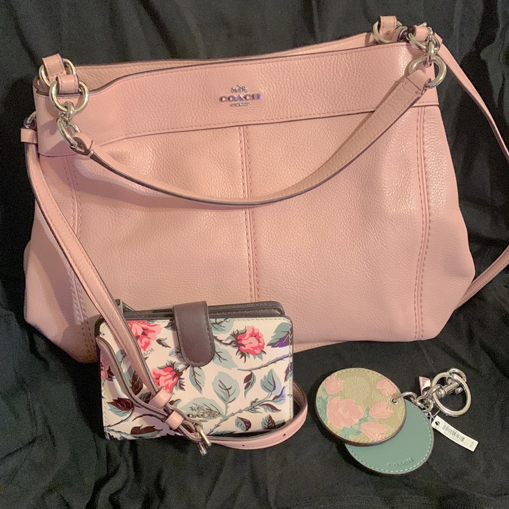 COACH SET RARE WALLET with HANDBAG and ACCESSORY